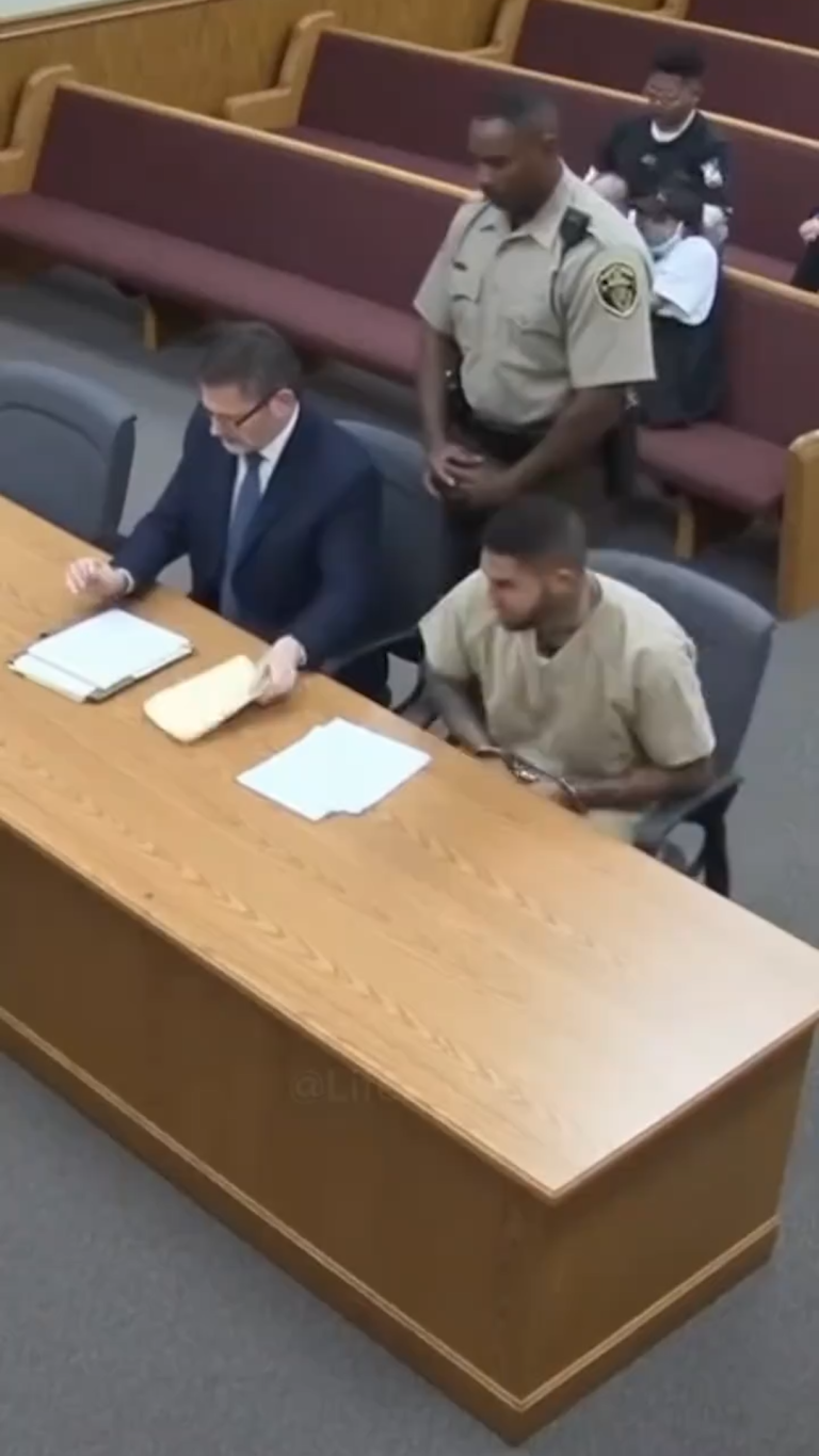 SnapTik-dot-Kim-9f80a5fe2c8613dc56b3839214fae942.00_32_08_06.Still003