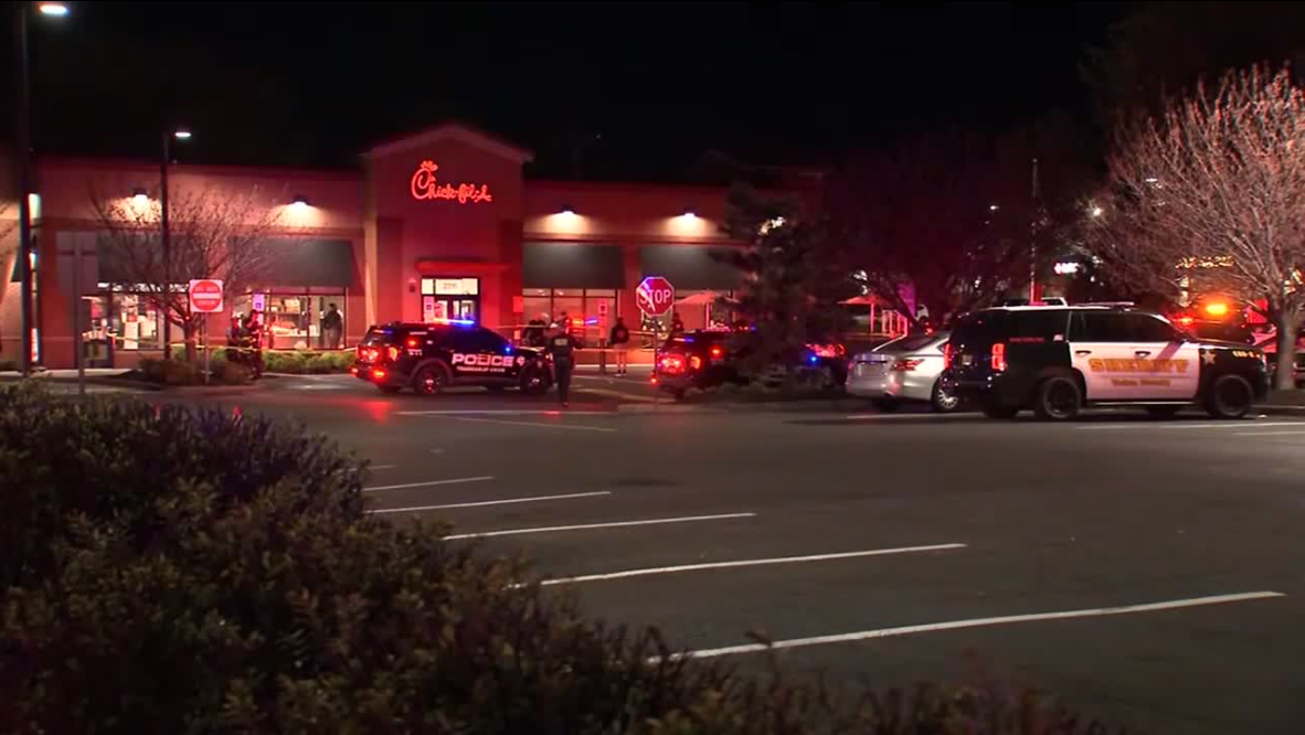 At least 6 people shot inside Chick-fil-A by several mask-wearing suspects: police