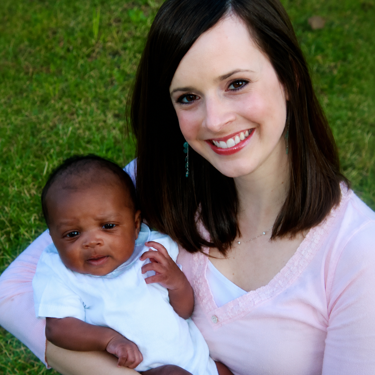 White woman give birth to a black baby, acusses husband of an aff…see more